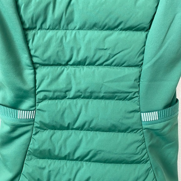 NWT Lululemon Down For It Vest Everglade Green Size 2 - Picture 3 of 16